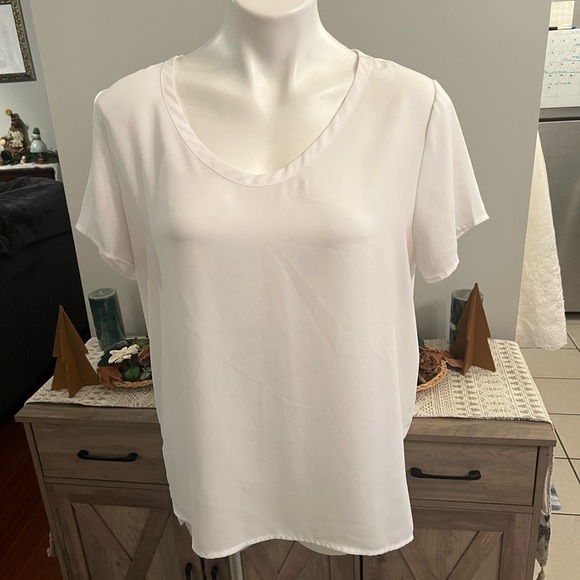 Soprano white semi sheer tshirt - Picture 2 of 4
